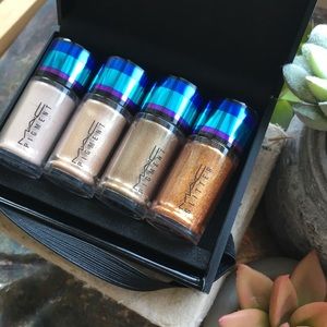 MAC Irresistibly Charming Gold Pigments & Glitter